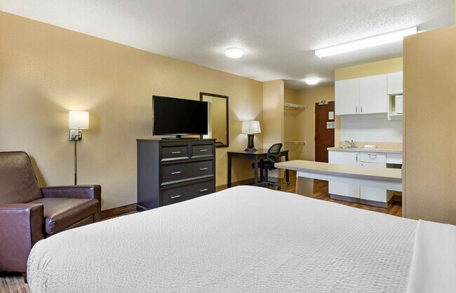 Furnished Studio-Greenville - Airport