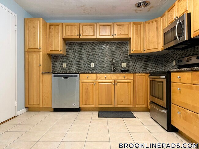 Photo - 205 Kent St Unit 18