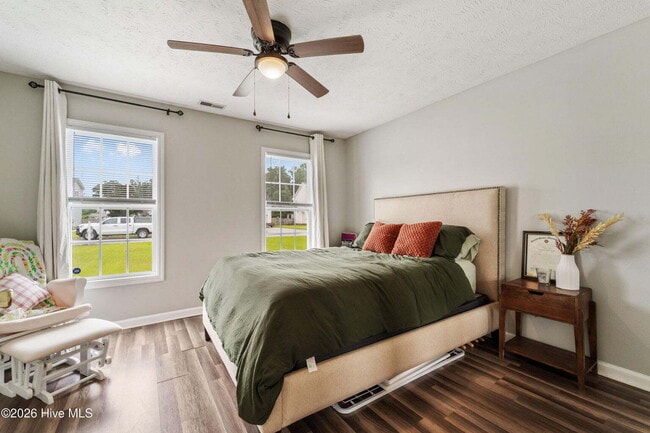 Photo - 3 Bedrooms AND A BONUS!! Short Term Leases considered, NO breed restrictions!