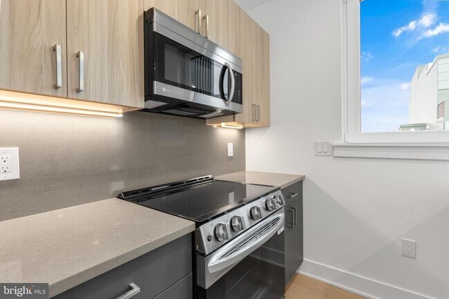 Photo - 2000 Dreer St Unit 301