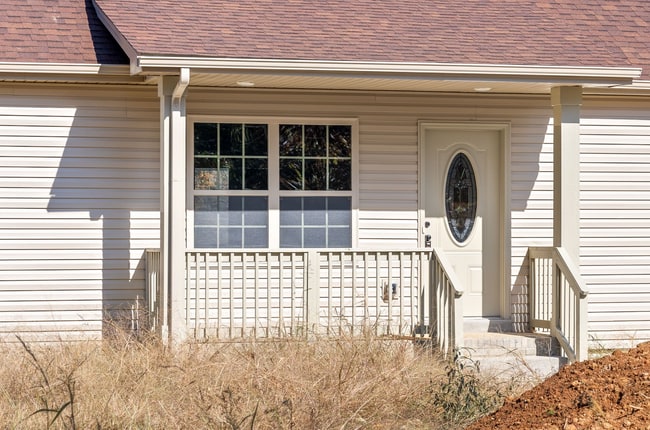 Photo - Beautiful Home For Rent in Country Like Setting!