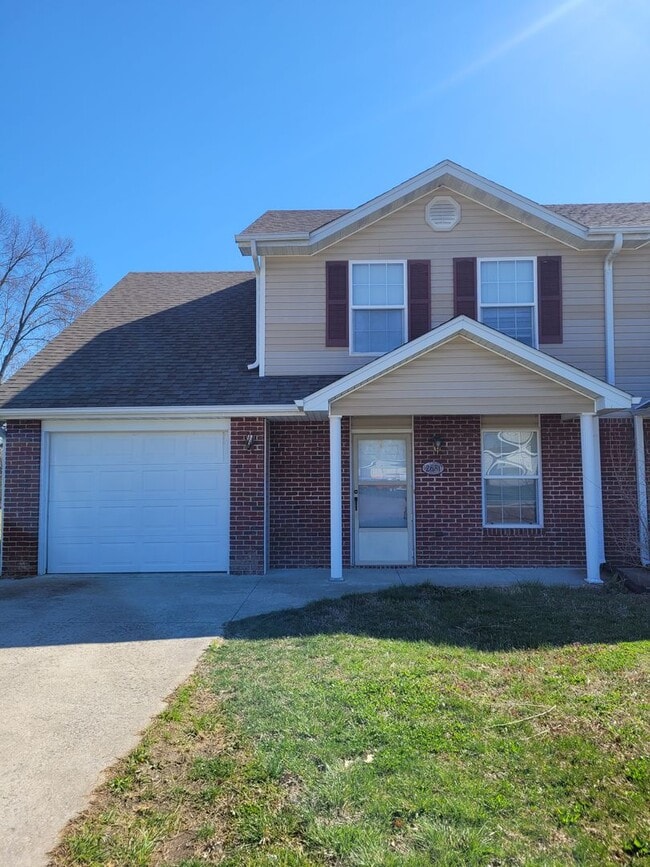2681-2683 E Oakbrook Dr - 2681-2683 E Oakbrook Dr Apartment Unit 2681 E Oakbrook Dr