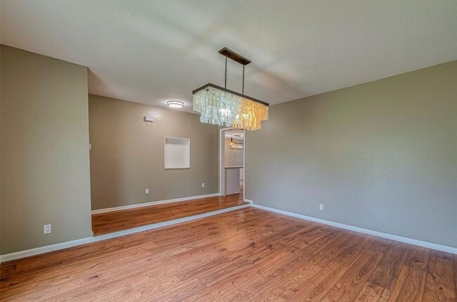 Photo - 10902 Sagevale Ln