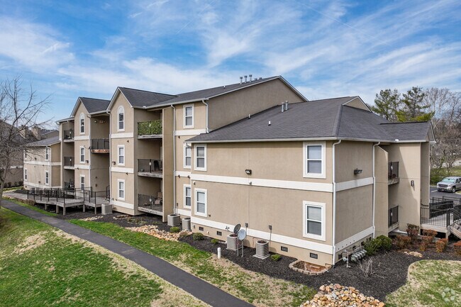 Fox Lake Apartment Homes - Knoxville, TN | ForRent.com