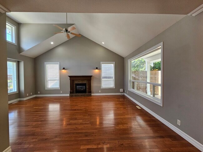 Photo - 45957 Sherwood Dr