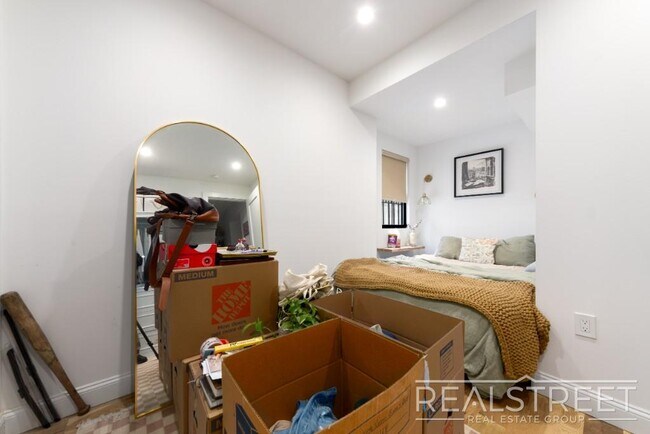 Photo - 3 Bed 2 Bath with W/D & Terrace! Unidad 1