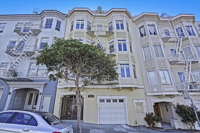 Photo - 1237 Chestnut St Unit 2