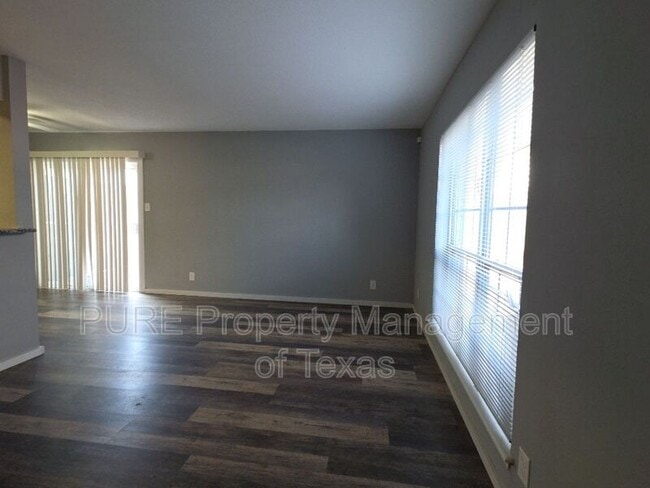 Photo - 5808 Wellington Dr