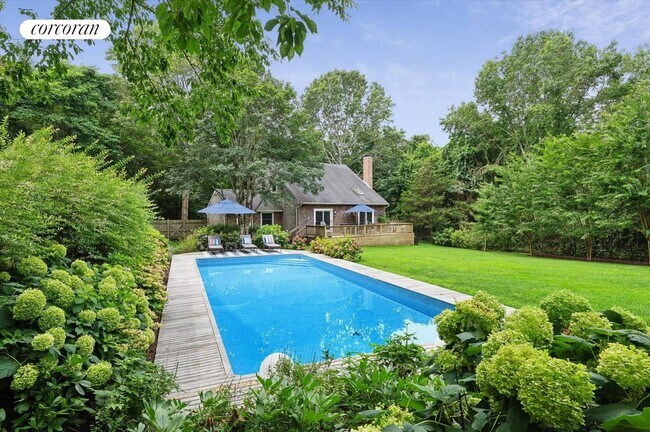 Photo - 6 Briarsweet Ln