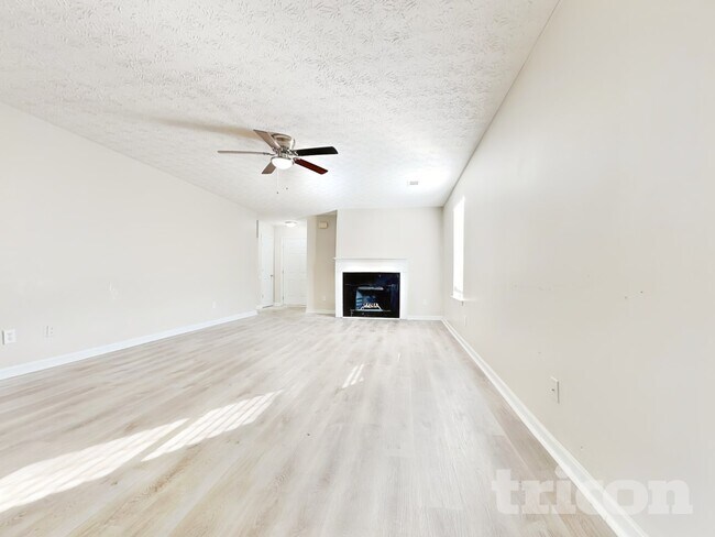 Photo - 1681 Riverchase Cir NE