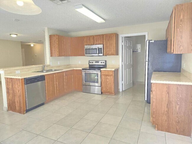 Photo - 618 Windrose Dr