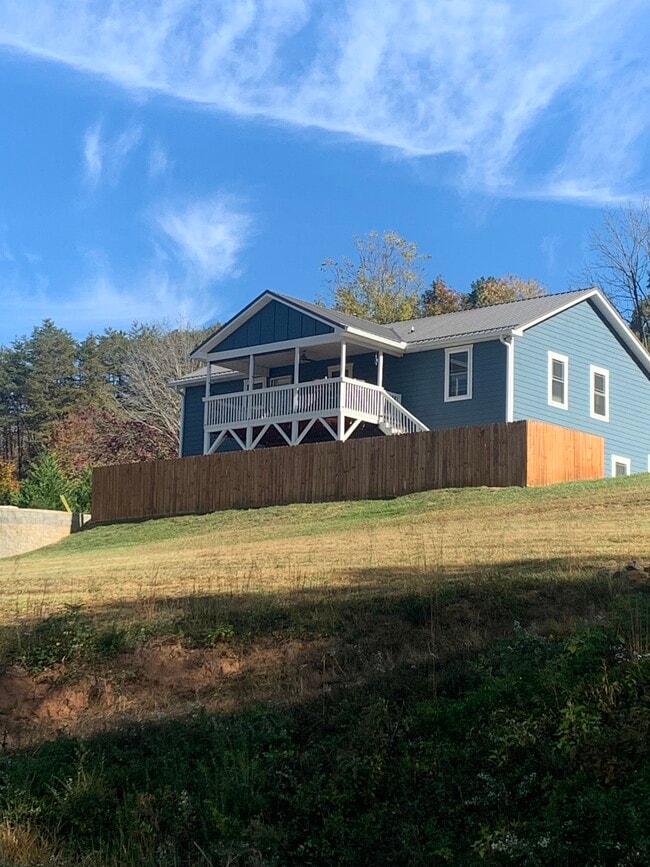 Photo - 207 Riverside View Dr