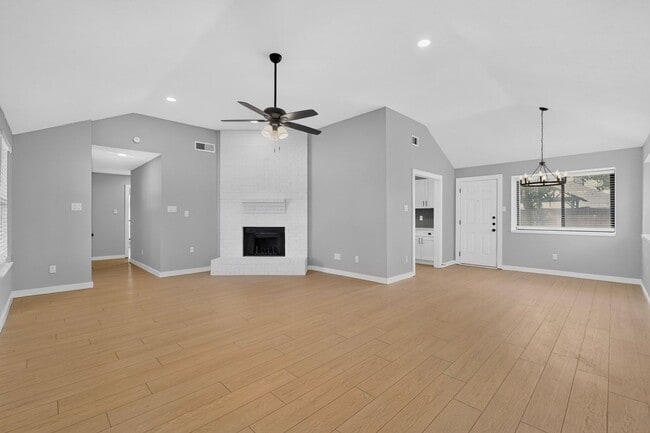 Photo - 3701 University Dr