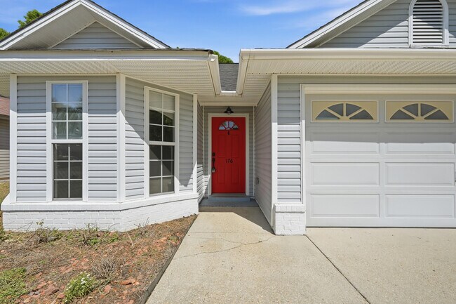 Photo - 176 Wright Cir