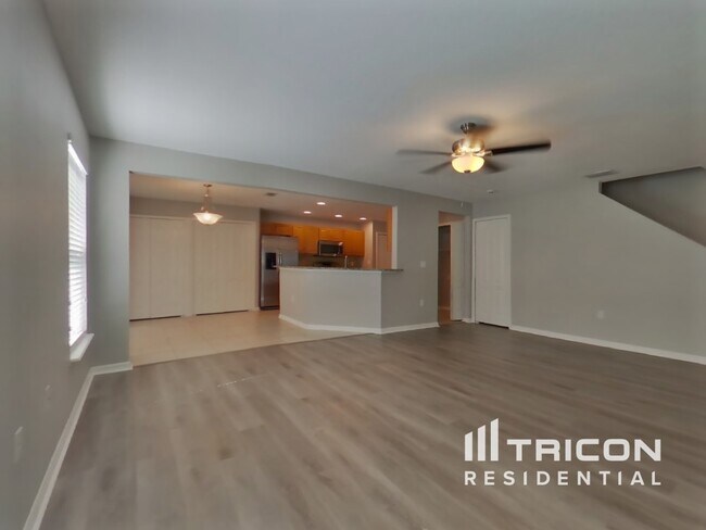 Photo - 3423 98th St E
