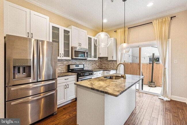 Photo - 719 E Thompson St