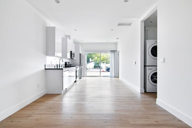 Photo - Modern 2 Bedroom ADU – Walk to CSUN! Prime Northridge Location