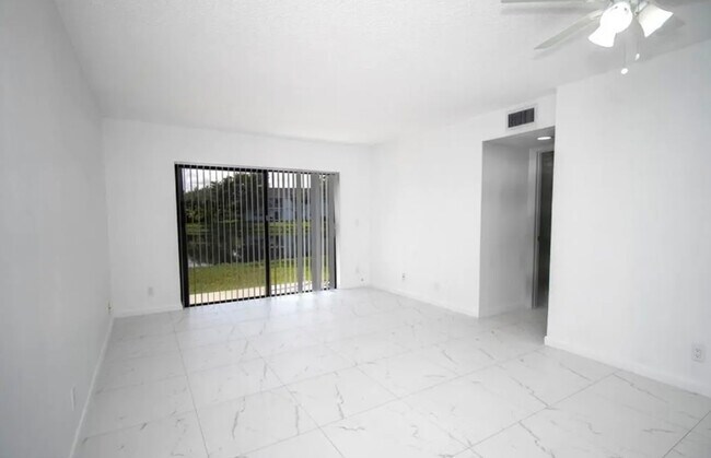 Photo - 11430-11442 Building Coral Springs