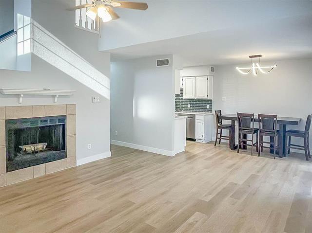 Photo - 332 W Harwood Rd