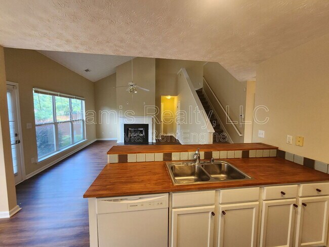 Photo - 1624 Oak Trace Cir Casa