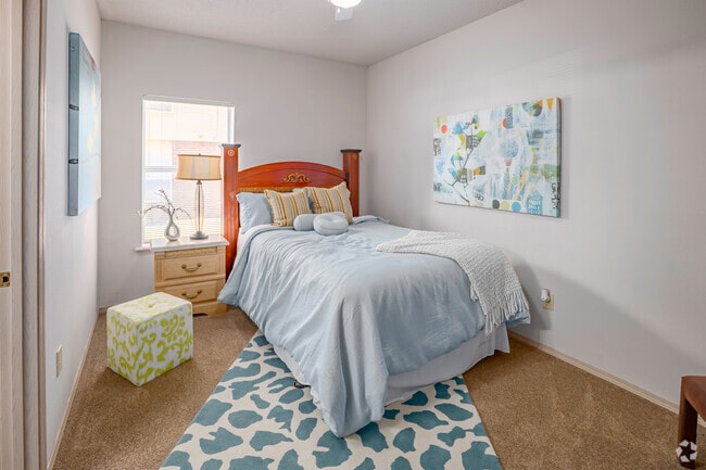 Custom - 2BR, 2BA - 989SF - Second Bedroom