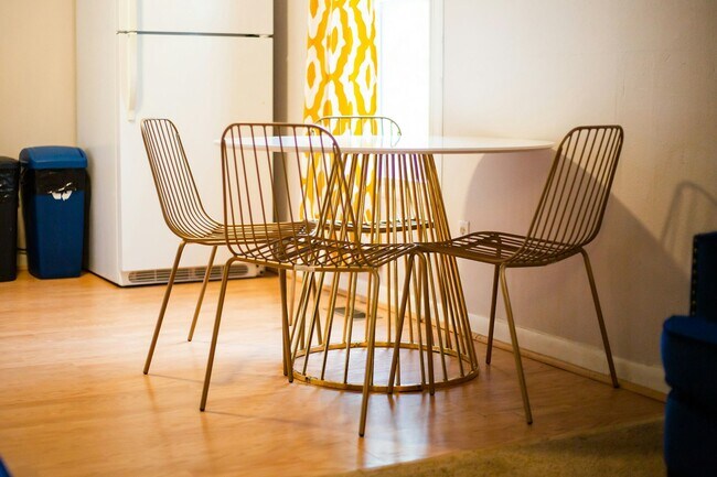 Photo - 706 E Stuart St