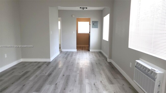 Building Photo - 934 Meridian Ave Unit 8