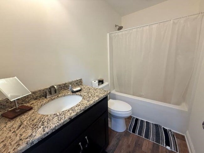 Photo - Country living close to city life!