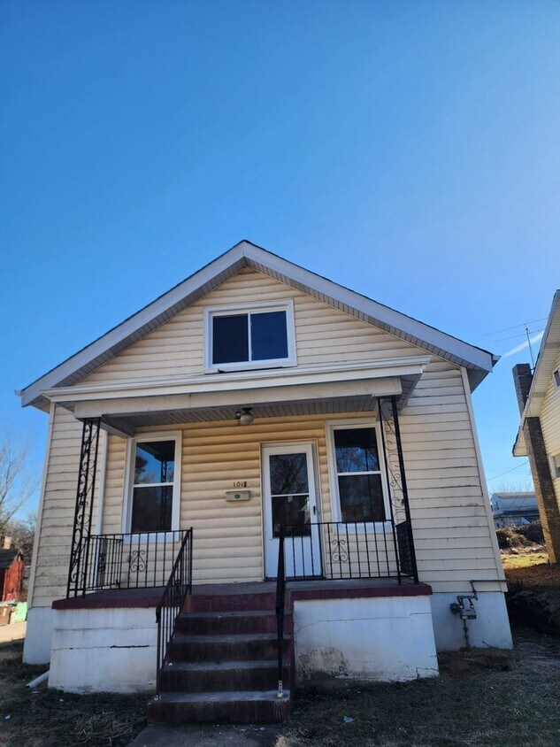 Spacious 4- Bedroom - Spacious 4- Bedroom