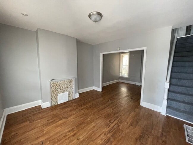 Building Photo - Spacious 3BR Home with Patio in West Phila...