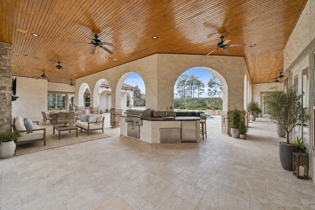 Photo - 2102 Countryshire Ln