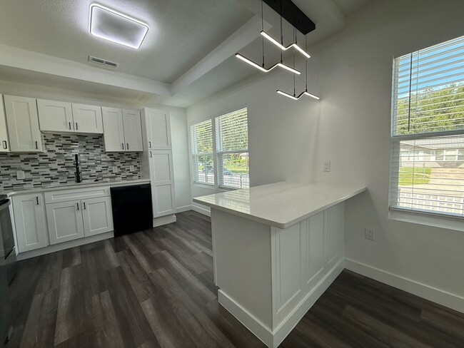 Photo - 823 Madison St