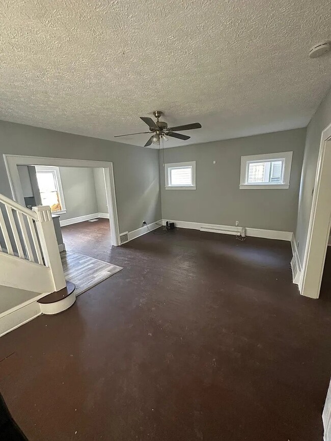 Photo - 1351 Logan Ave NW