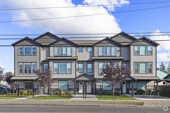 Building Photo - Rainier View Court Rental