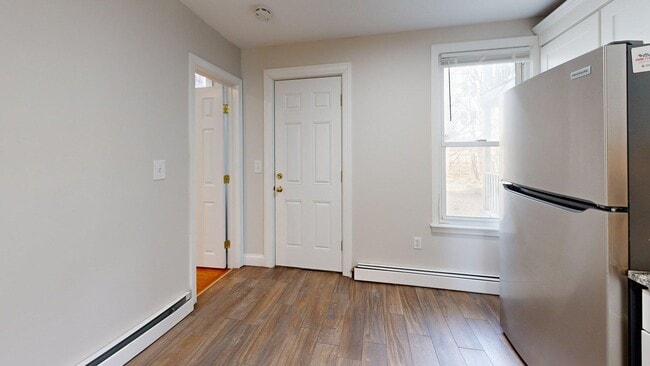 Photo - 205 Chelsea St Unit 3