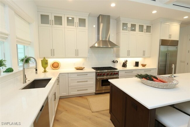 Photo - 300 2nd Ave N