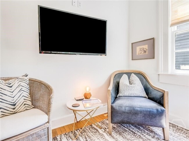 Photo - 108 W Duffy Ln