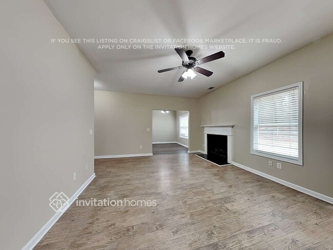 Photo - 169 Hawthorn Dr