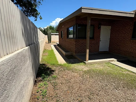 Photo - 120 N Campbell Ave