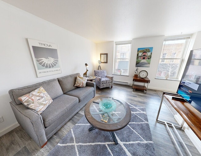 Building Photo - 502 N Main St