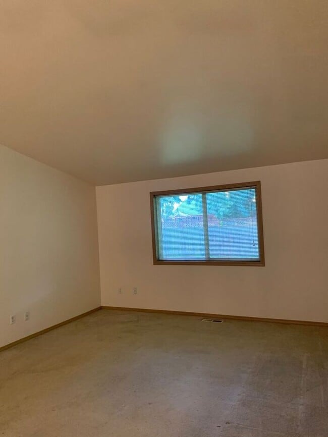 Photo - Wonderful 3 Bed Duplex in Puyallup!!!