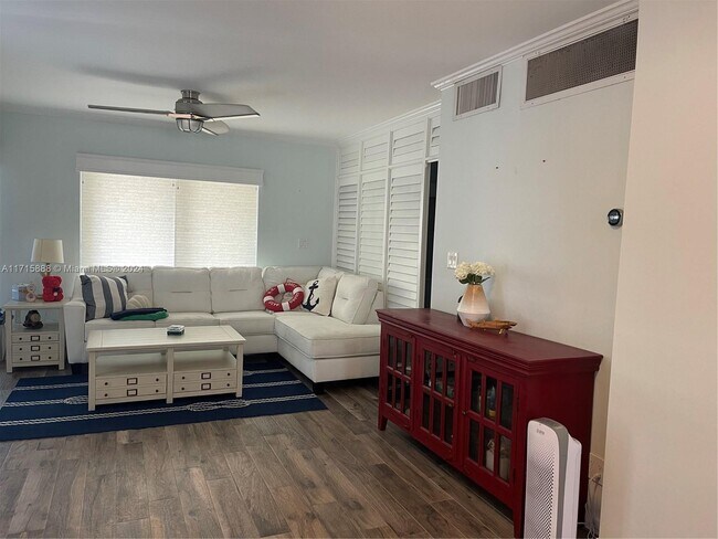 Photo - 1775 Harbourview Dr Unit 11