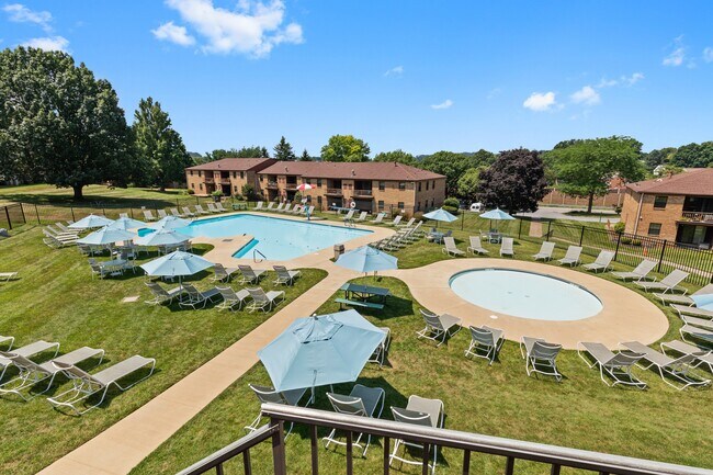 Seasonal Swimming Pool and Wading Pool