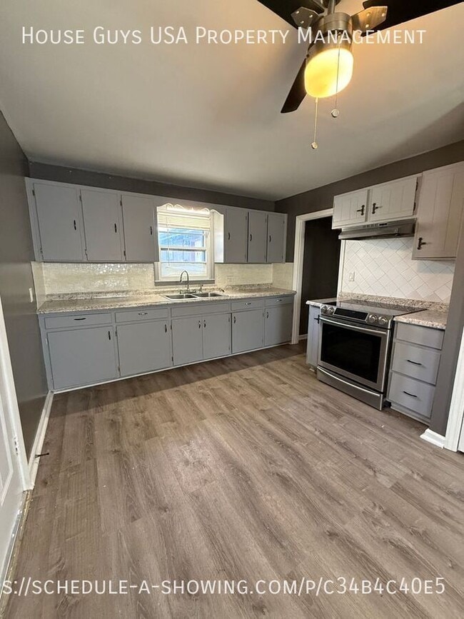 Photo - 4610 E Linwood Blvd