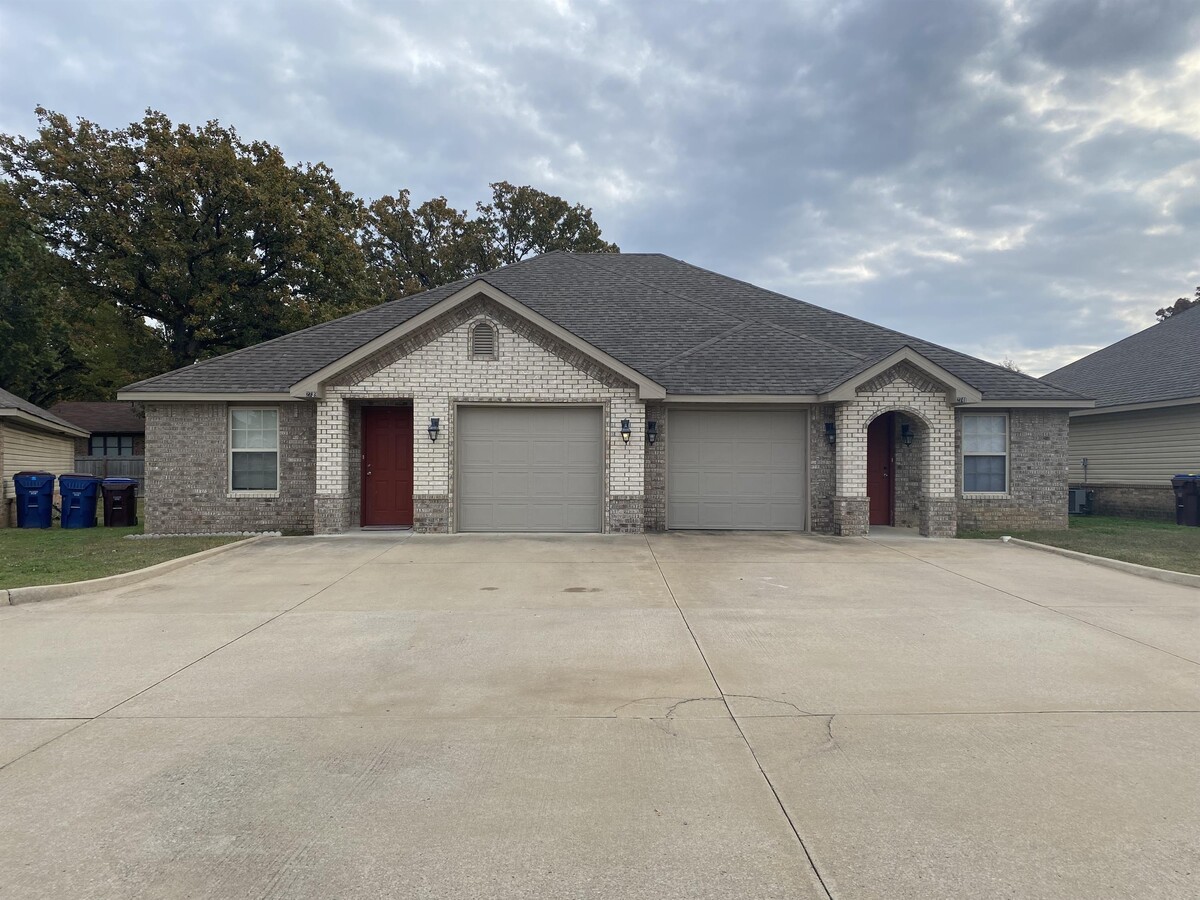 Photo - 2745 Oakview Rd Townhome