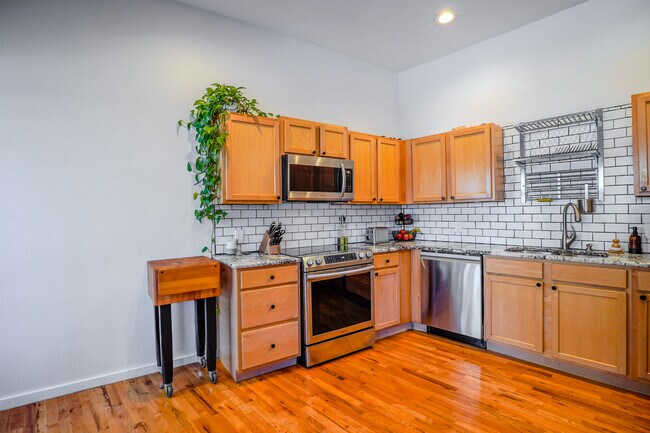 Photo - 70 W 6th Ave Unit 207
