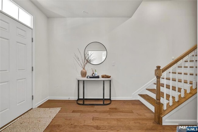 Photo - 65 Landmark Ln Unit 905