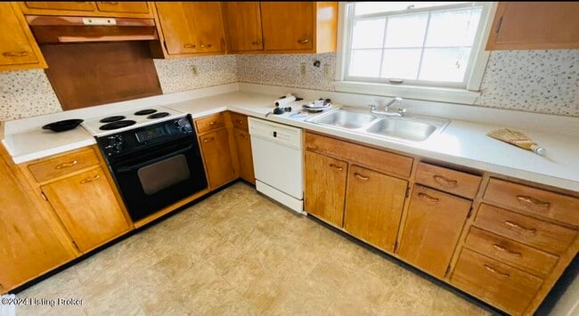 Photo - 1800 Gardiner Ln Unit 3