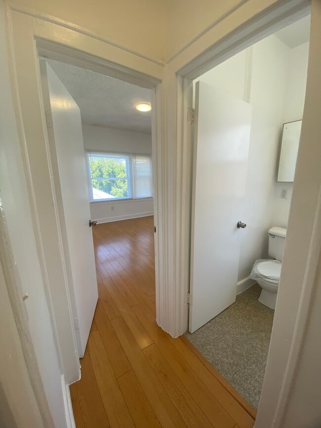 Photo - Leeward Apartments