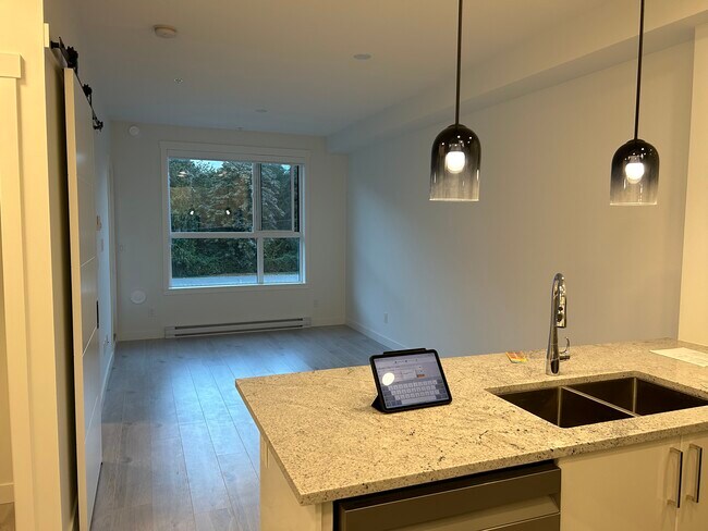 Photo - 5504 Brydon Cres Unit 211